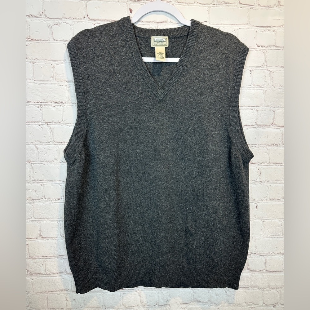L.L. Bean Lamb's Wool‎ Sweater Vest Men's Sz XL Reg Gray V-neck